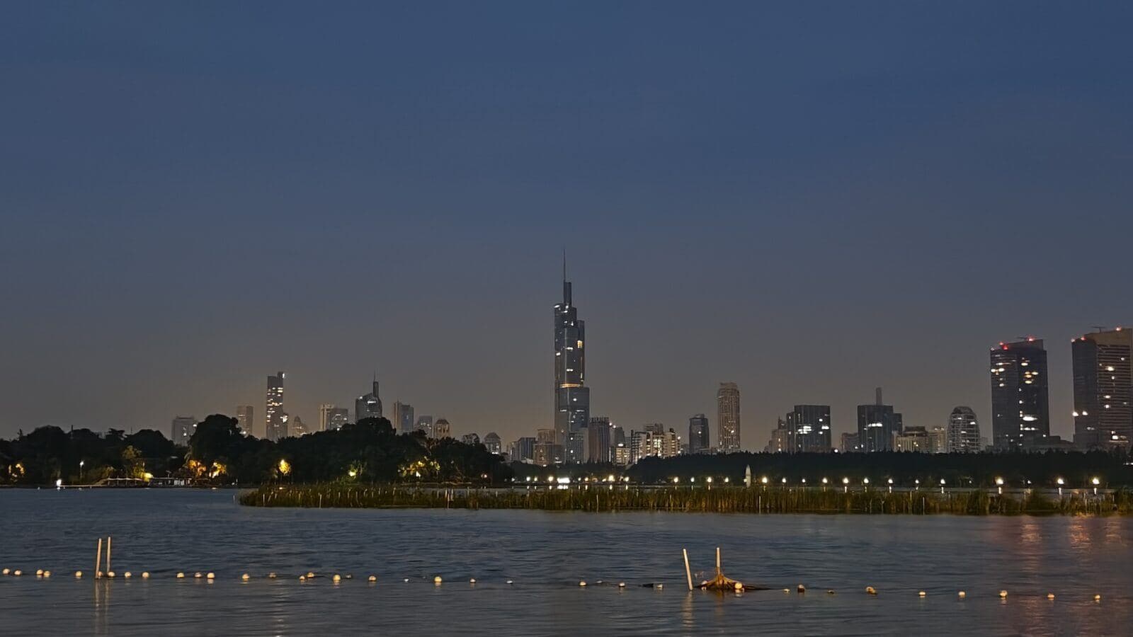 Xuanwu Lake